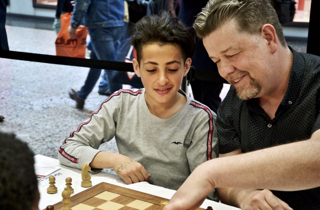 Business Meets Chess & Kids